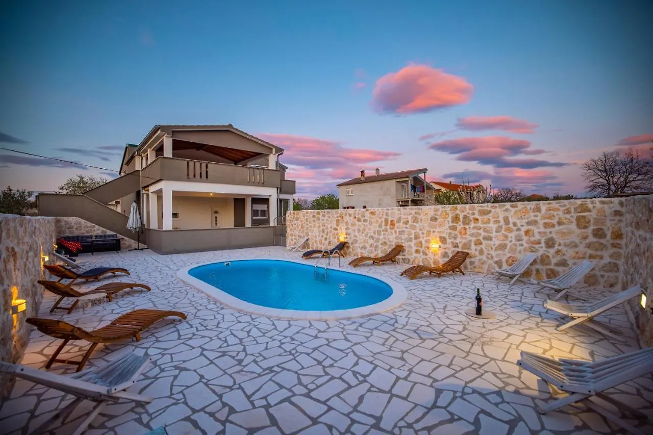 Villa Sunset Benkovac 0*,  Croatia